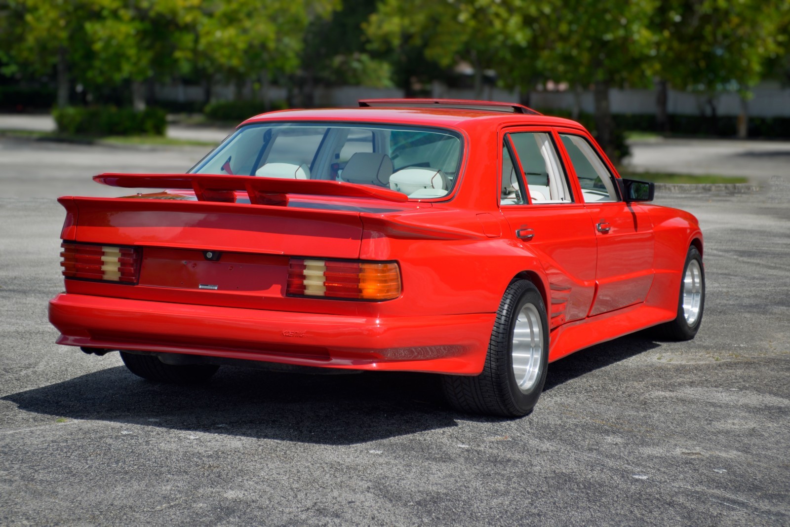 Mercedes-Benz-420SEL-1990-Sedan-12