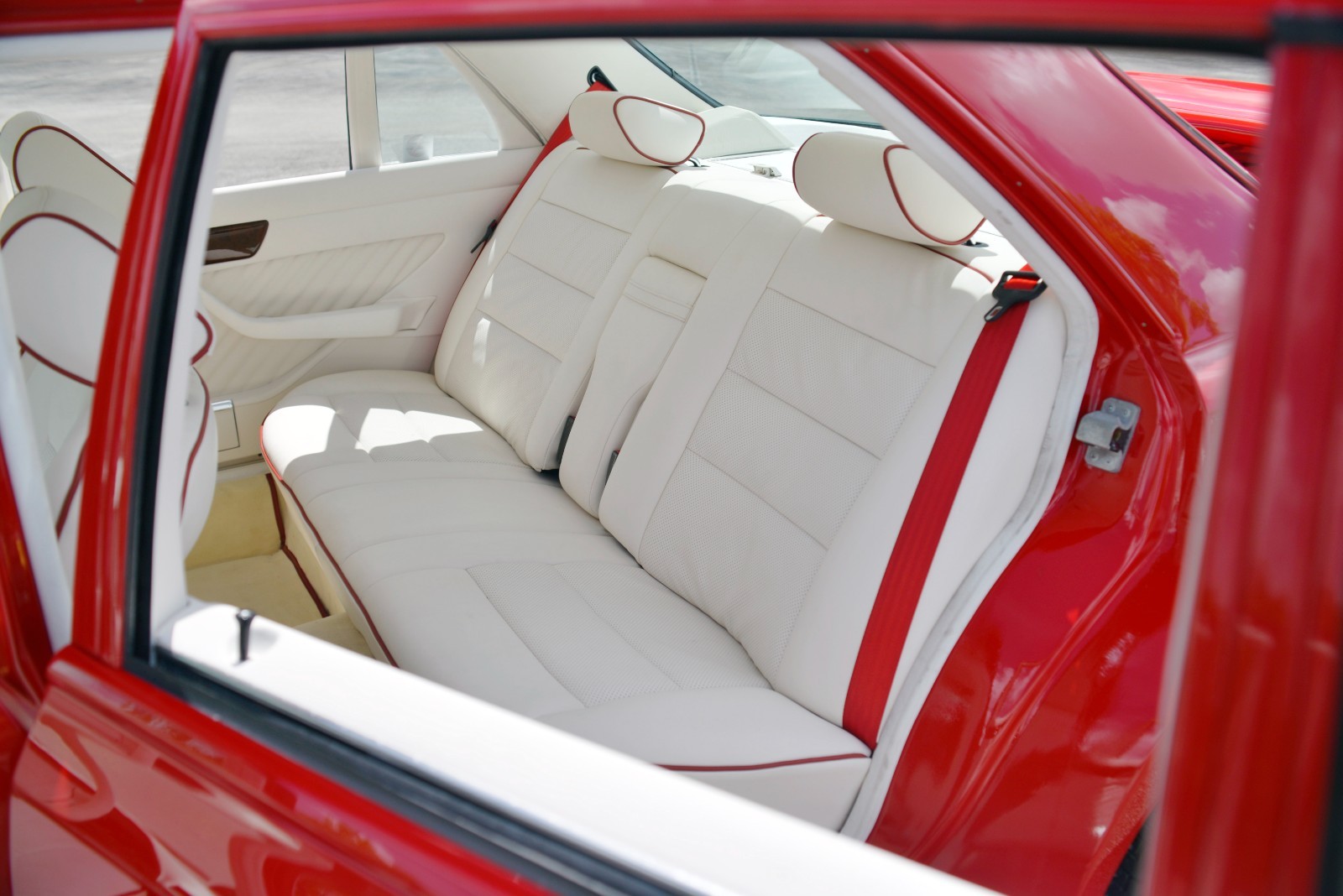 Mercedes-Benz-420SEL-1990-Sedan-26