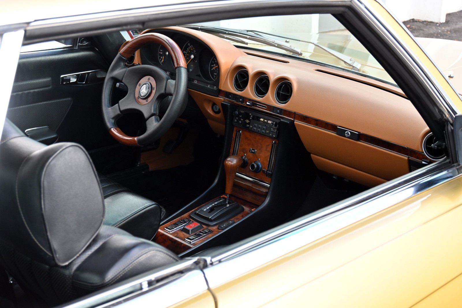 Mercedes-Benz-450-SLC-5.0-1979-Coupe-12