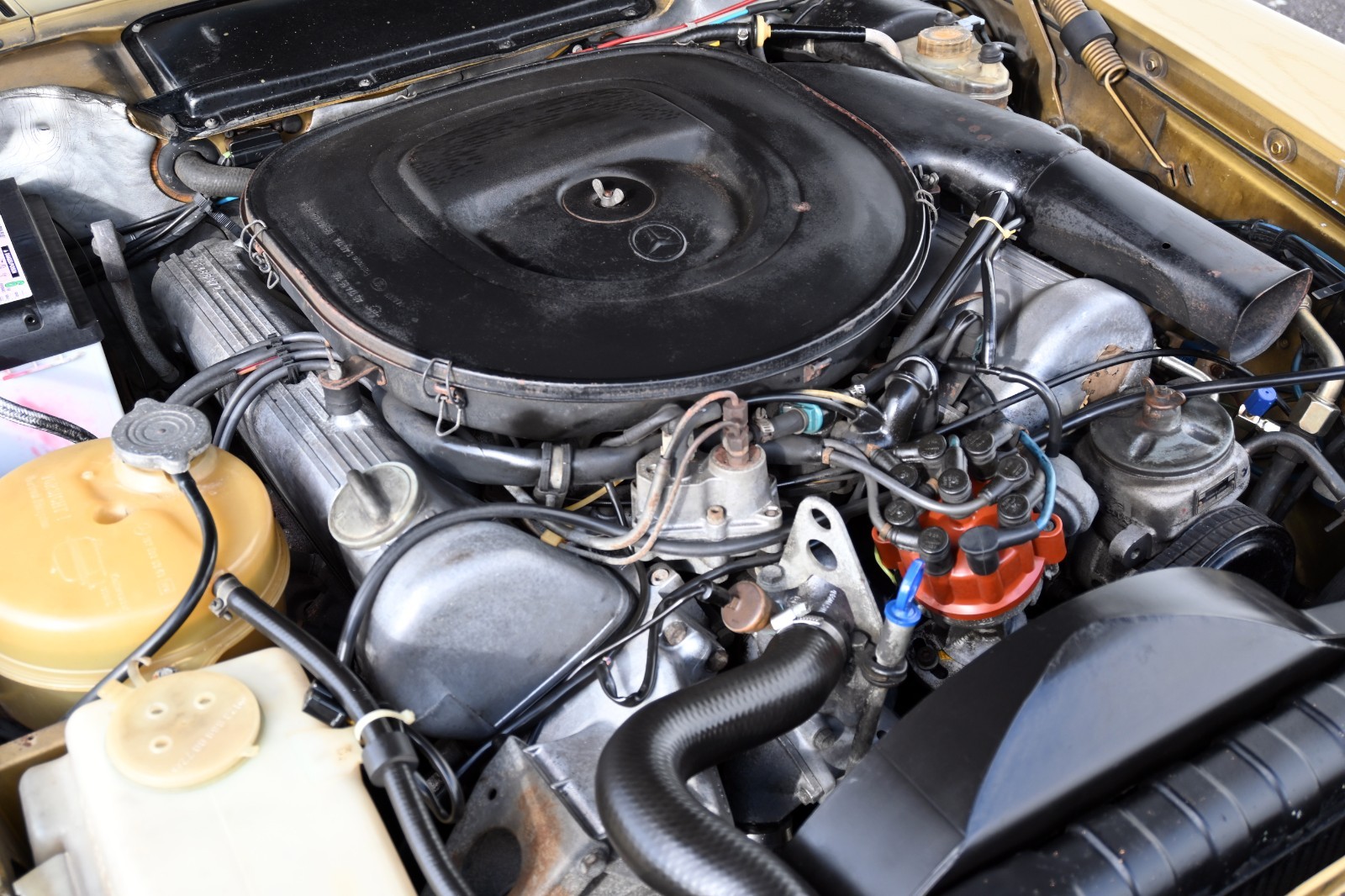 Mercedes-Benz-450-SLC-5.0-1979-Coupe-17