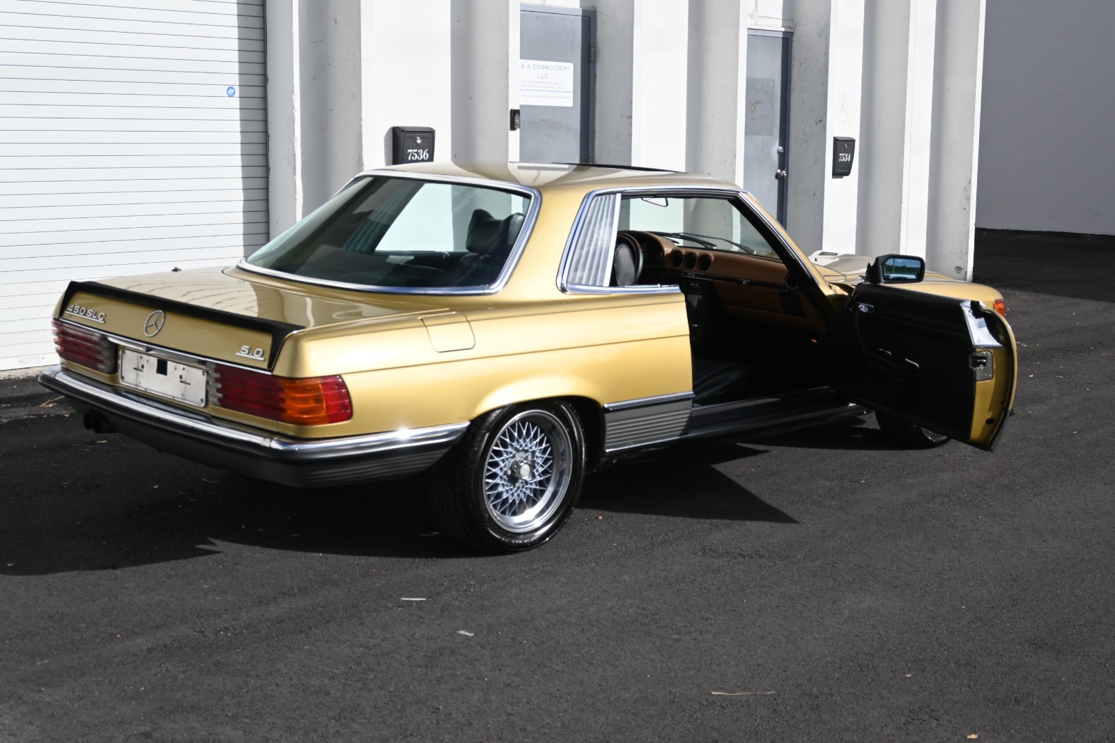 Mercedes-Benz-450-SLC-5.0-1979-Coupe-24