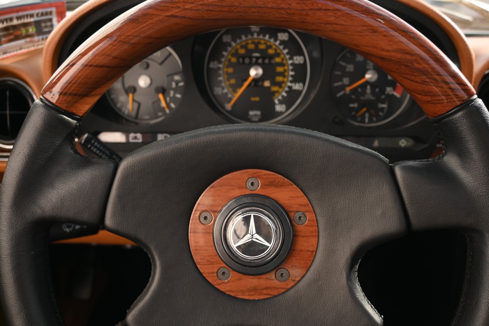 Mercedes-Benz-450-SLC-5.0-1979-Coupe-32