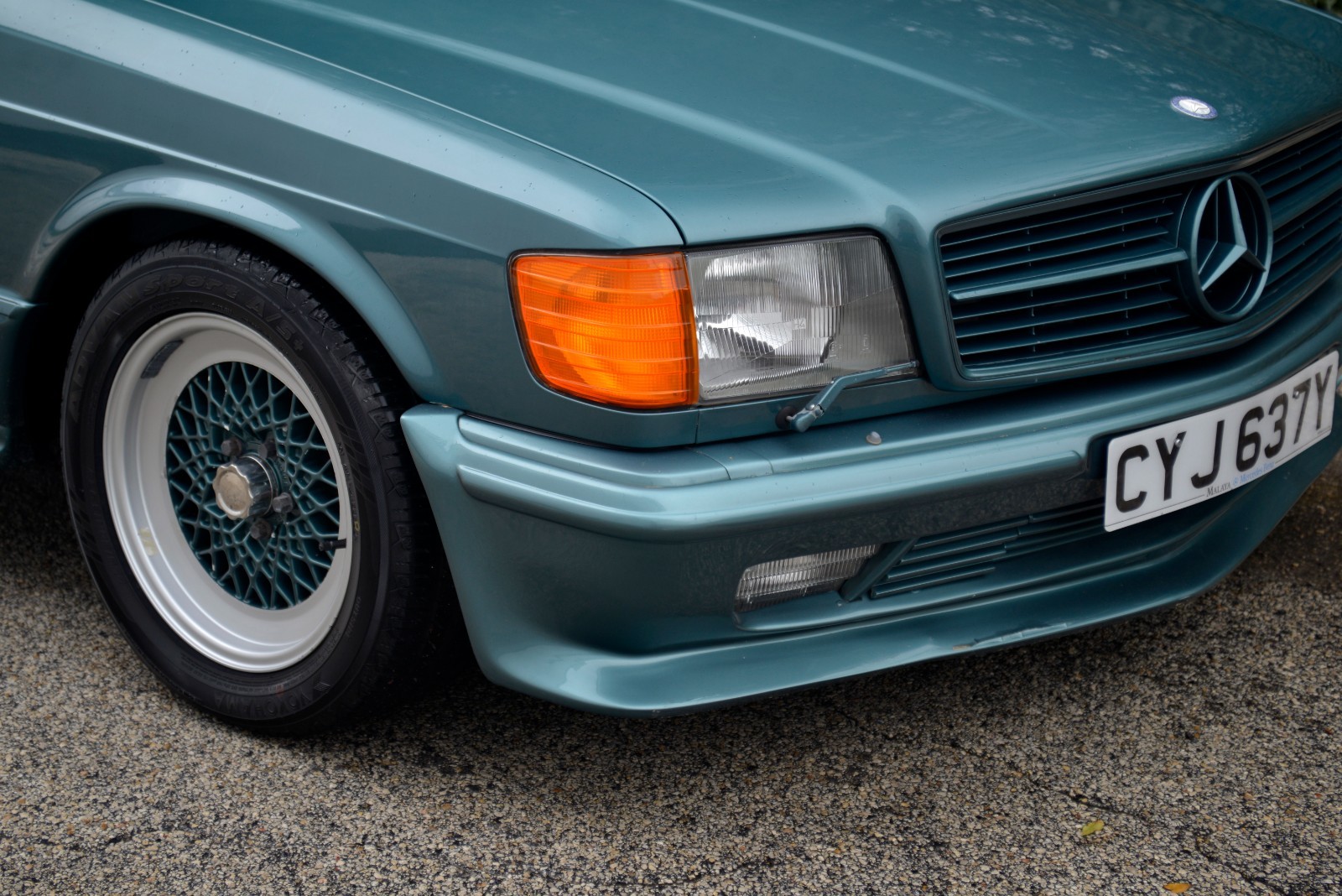 Mercedes-Benz-500-Series-1983-Coupe-23