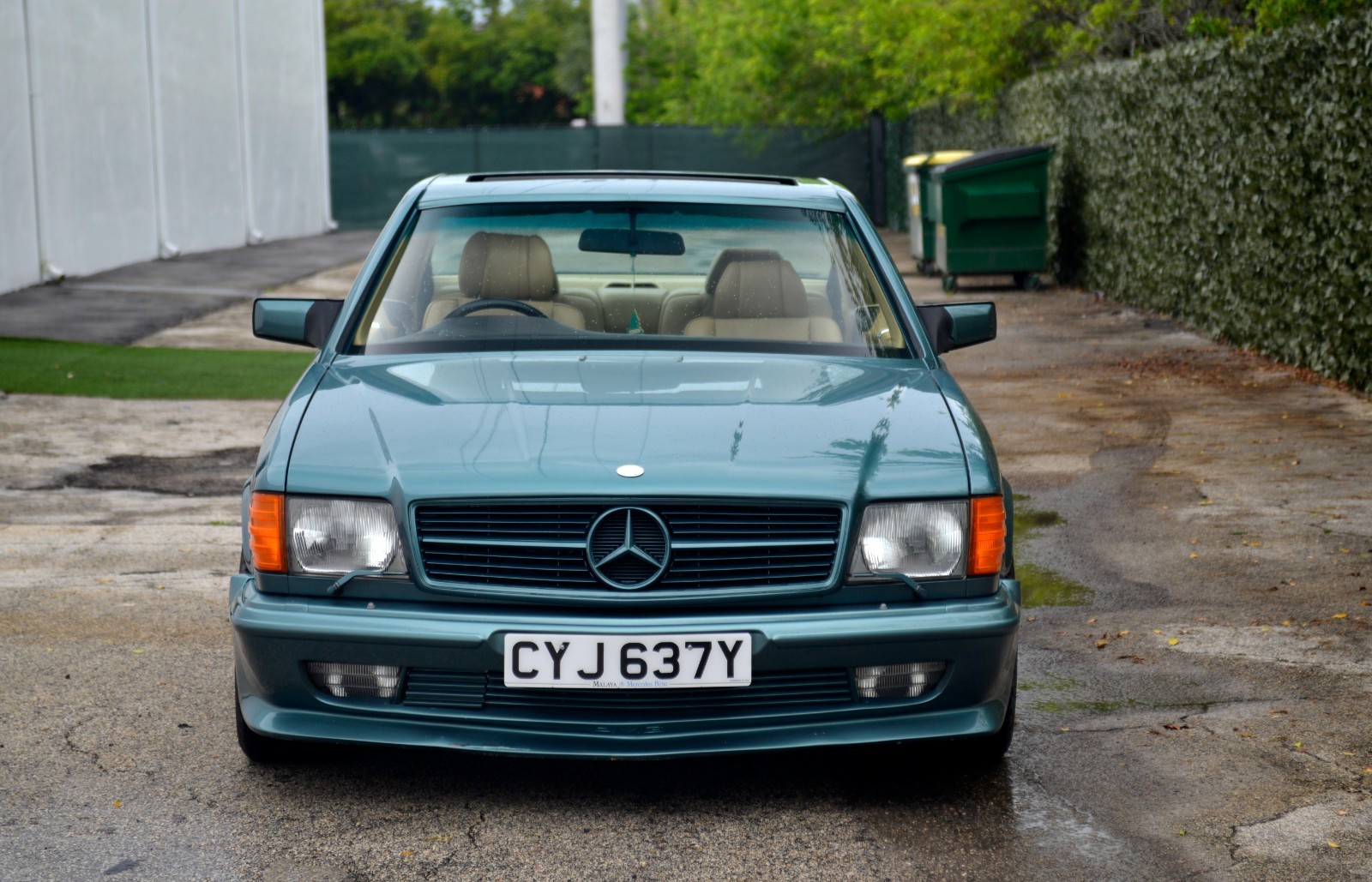 Mercedes-Benz-500-Series-1983-Coupe-24