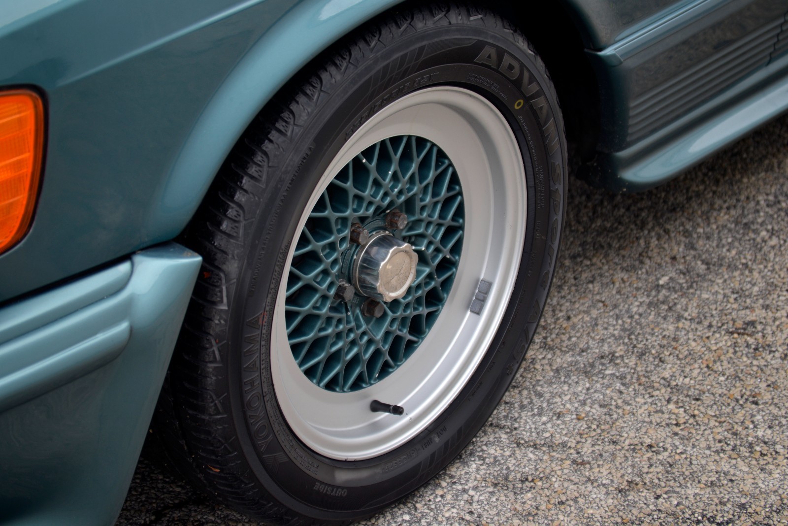 Mercedes-Benz-500-Series-1983-Coupe-4
