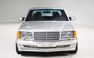 Mercedes-Benz-500-Series-1983-Sedan-2