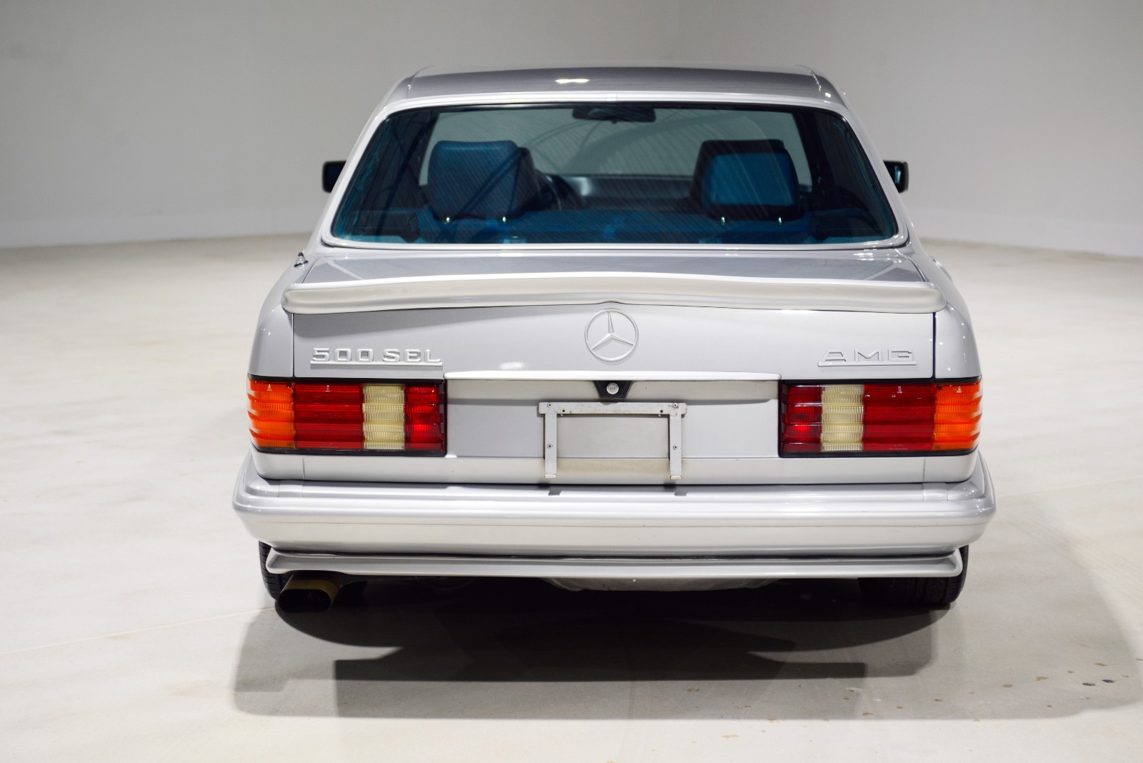 Mercedes-Benz-500-Series-1983-Sedan-20