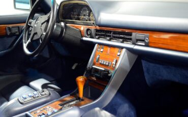 Mercedes-Benz-500-Series-1983-Sedan-28
