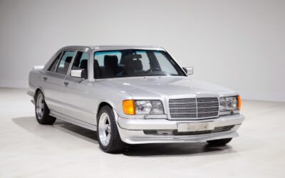 Mercedes-Benz 500-Series 1983 Sedan