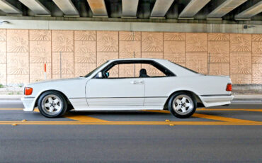Mercedes-Benz-500-Series-1985-Coupe-31