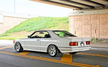 Mercedes-Benz-500-Series-1985-Coupe-32