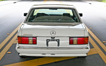 Mercedes-Benz-500-Series-1985-Coupe-4