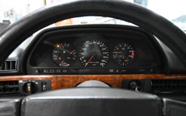 Mercedes-Benz-500-Series-1985-Coupe-7