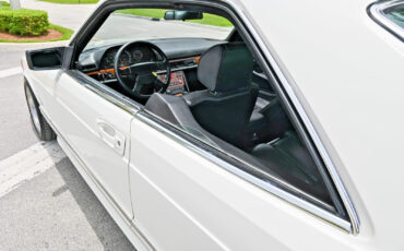 Mercedes-Benz-500-Series-1985-Coupe-8