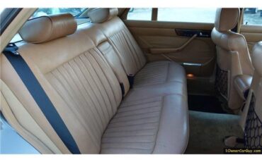 Mercedes-Benz-500-Series-1986-Sedan-37