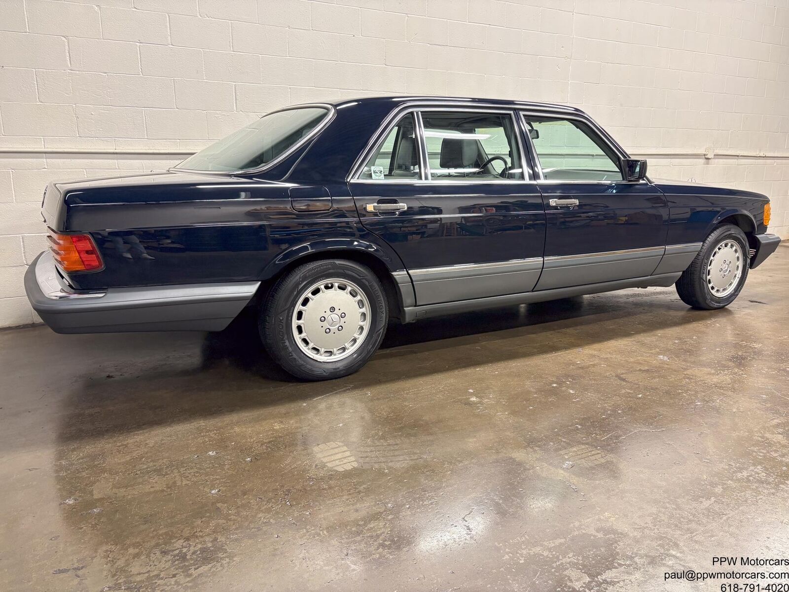 Mercedes-Benz-500-Series-1987-12
