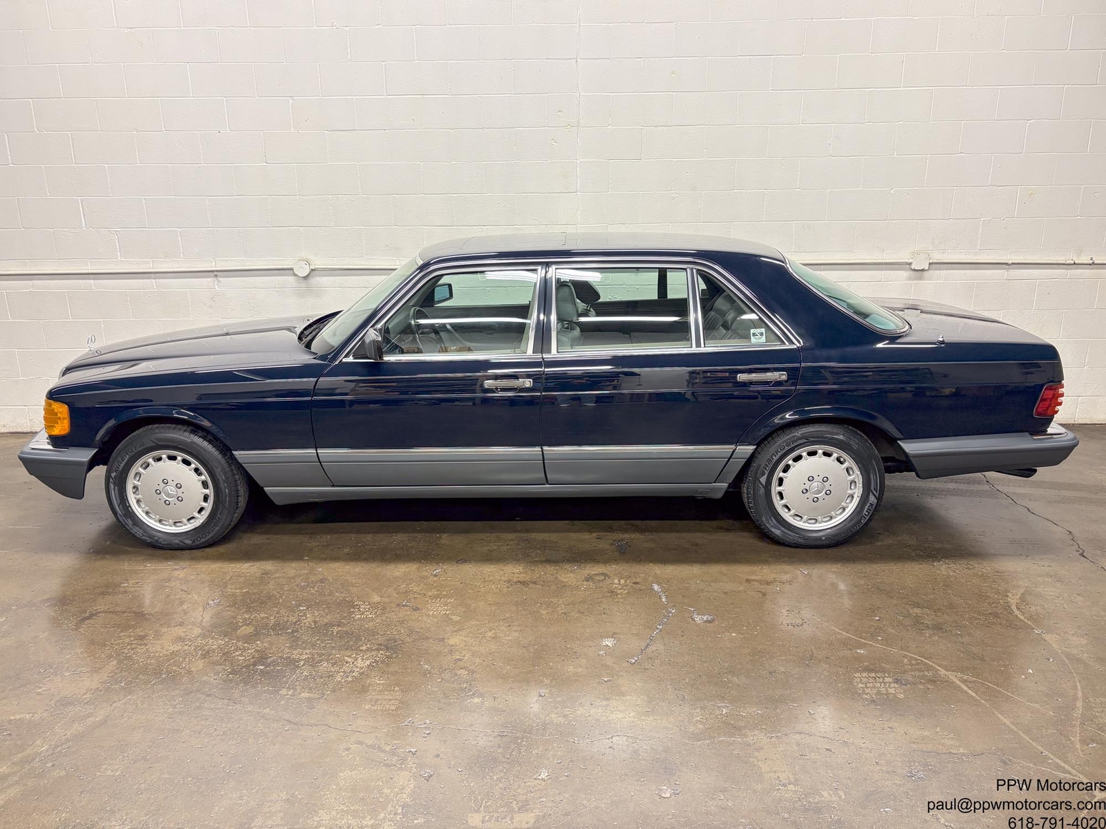 Mercedes-Benz-500-Series-1987-3