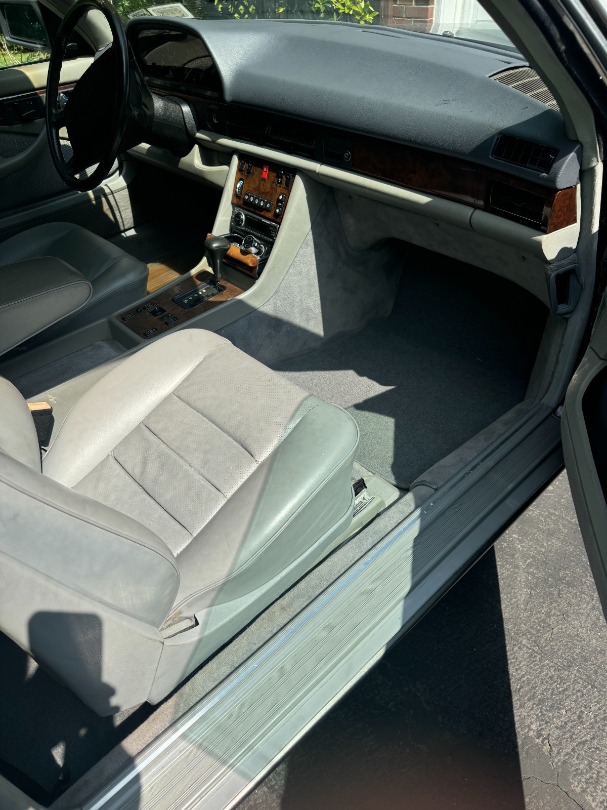 Mercedes-Benz-500-Series-1987-Coupe-11