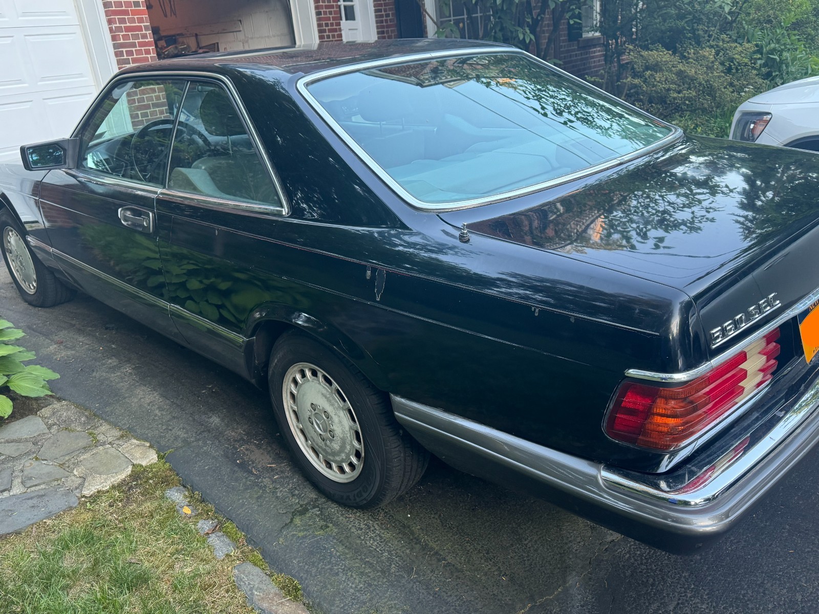 Mercedes-Benz-500-Series-1987-Coupe-9