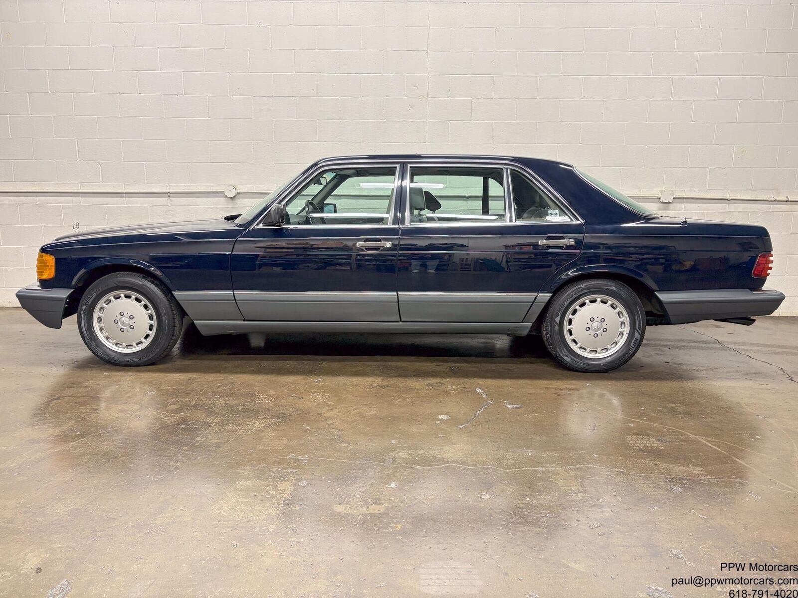 Mercedes-Benz 500-Series 1987 --