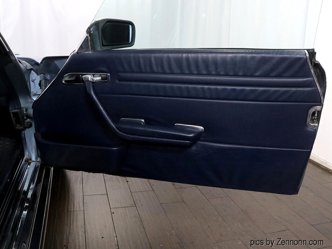 Mercedes-Benz-500-Series-1988-Convertible-28