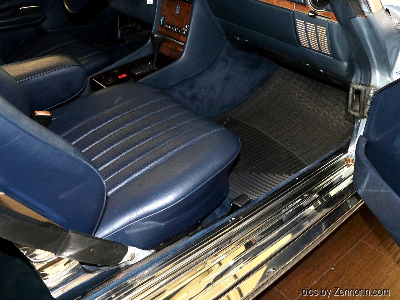 Mercedes-Benz-500-Series-1988-Convertible-30