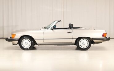 Mercedes-Benz-560-Series-Convertible-1987-Convertible-2