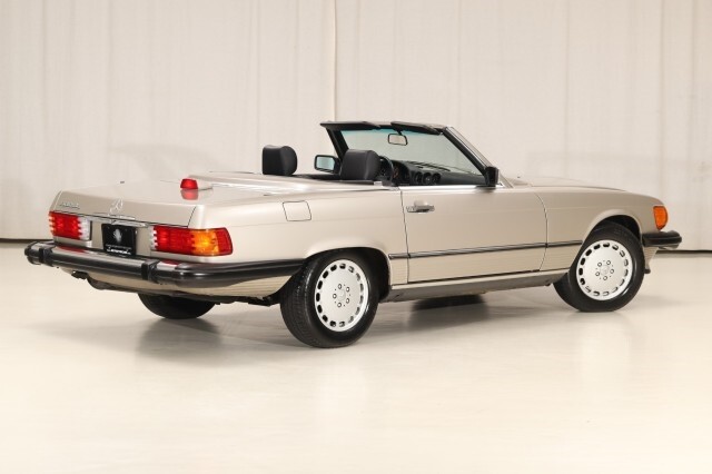 Mercedes-Benz-560-Series-Convertible-1987-Convertible-27