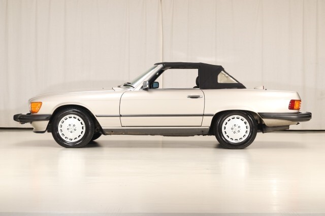 Mercedes-Benz-560-Series-Convertible-1987-Convertible-3