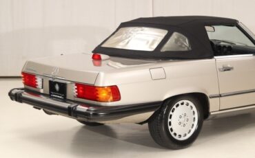 Mercedes-Benz-560-Series-Convertible-1987-Convertible-32
