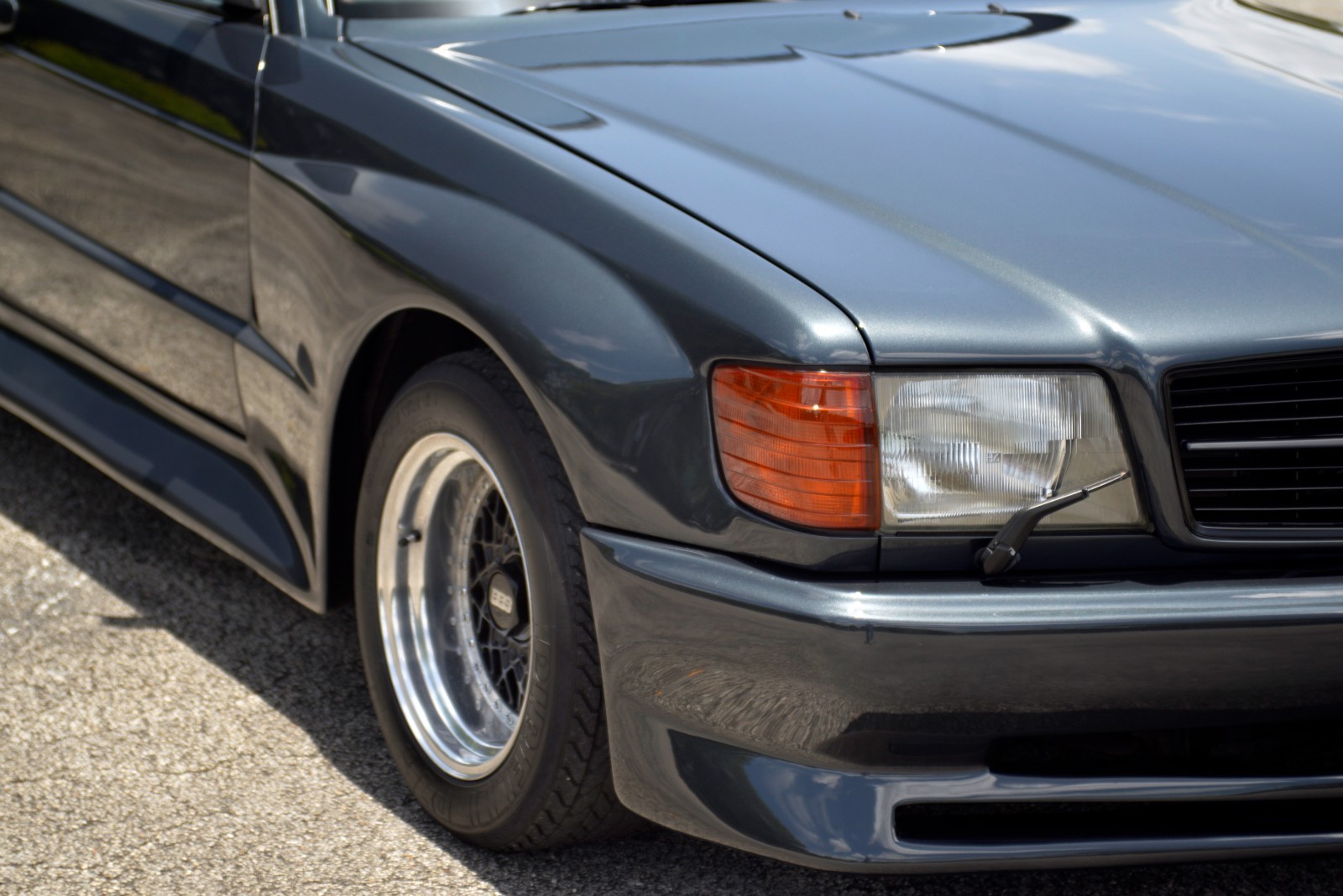 Mercedes-Benz-560SEC-1986-Coupe-12