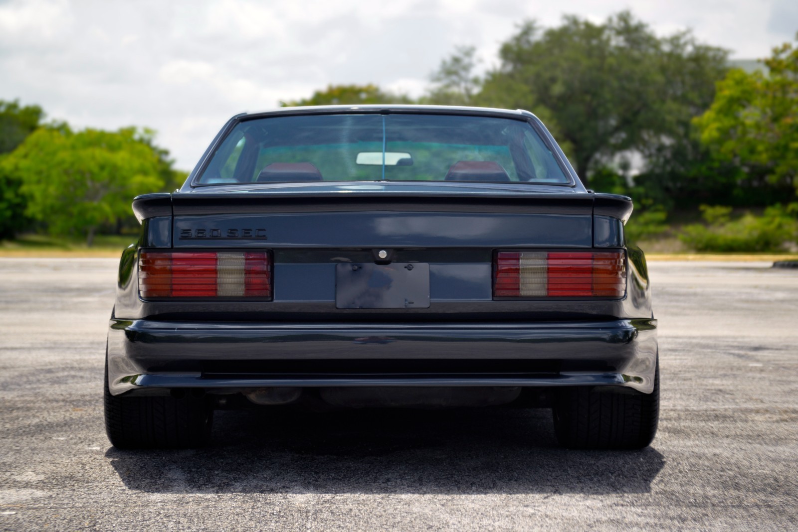 Mercedes-Benz-560SEC-1986-Coupe-16