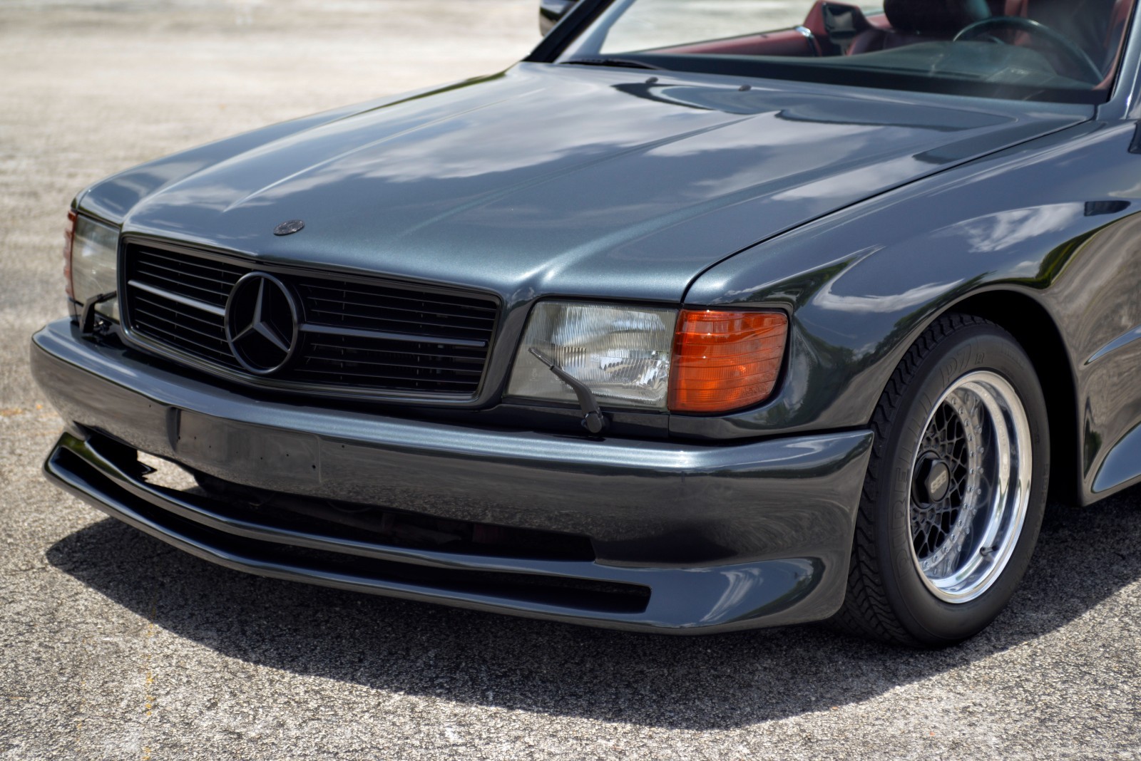 Mercedes-Benz-560SEC-1986-Coupe-2