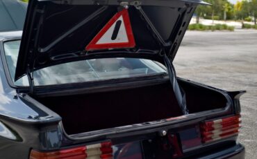 Mercedes-Benz-560SEC-1986-Coupe-35