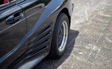 Mercedes-Benz-560SEC-1986-Coupe-37