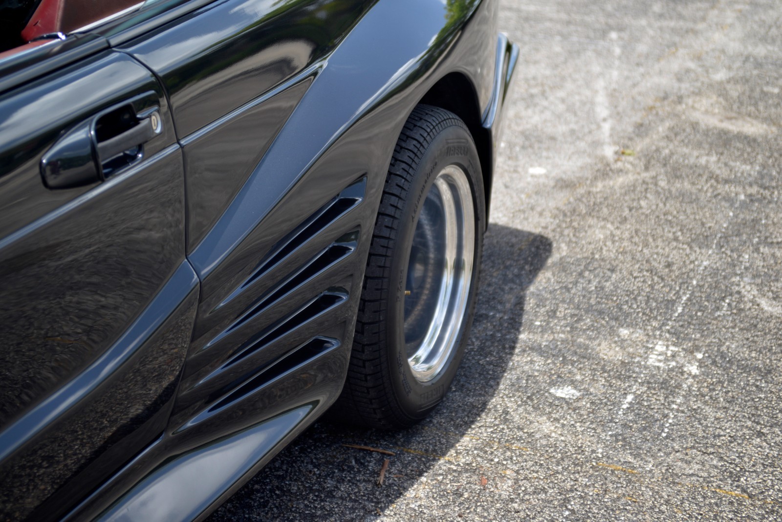 Mercedes-Benz-560SEC-1986-Coupe-37