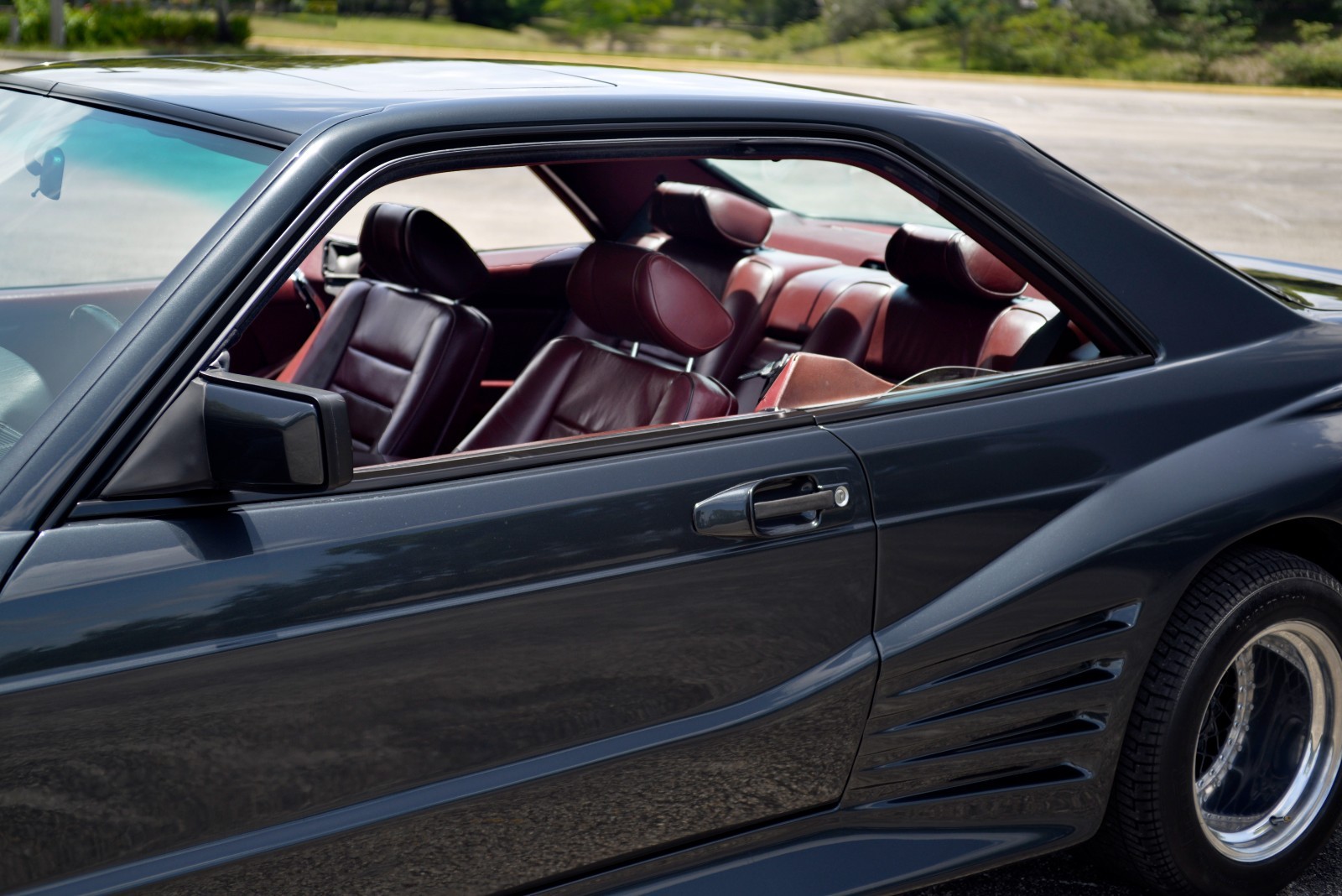 Mercedes-Benz-560SEC-1986-Coupe-6
