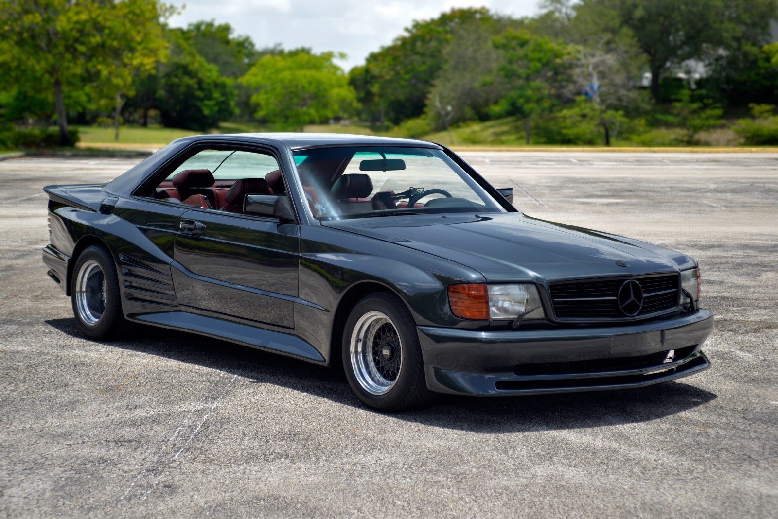 Mercedes-Benz-560SEC-1986-Coupe-8
