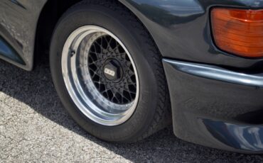Mercedes-Benz-560SEC-1986-Coupe-9