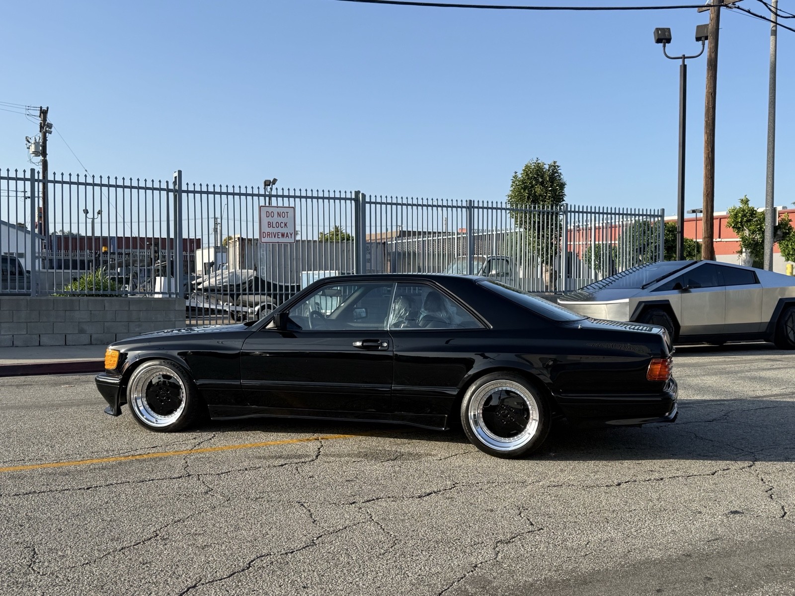 Mercedes-Benz-560SEC-1988-2