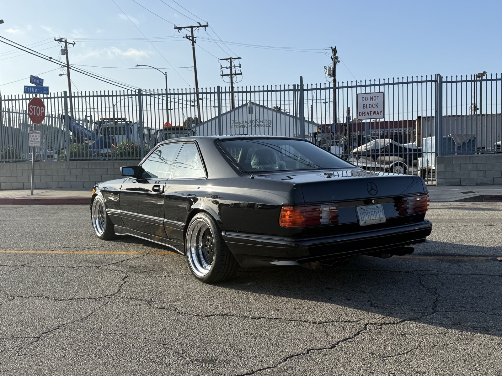 Mercedes-Benz-560SEC-1988-3