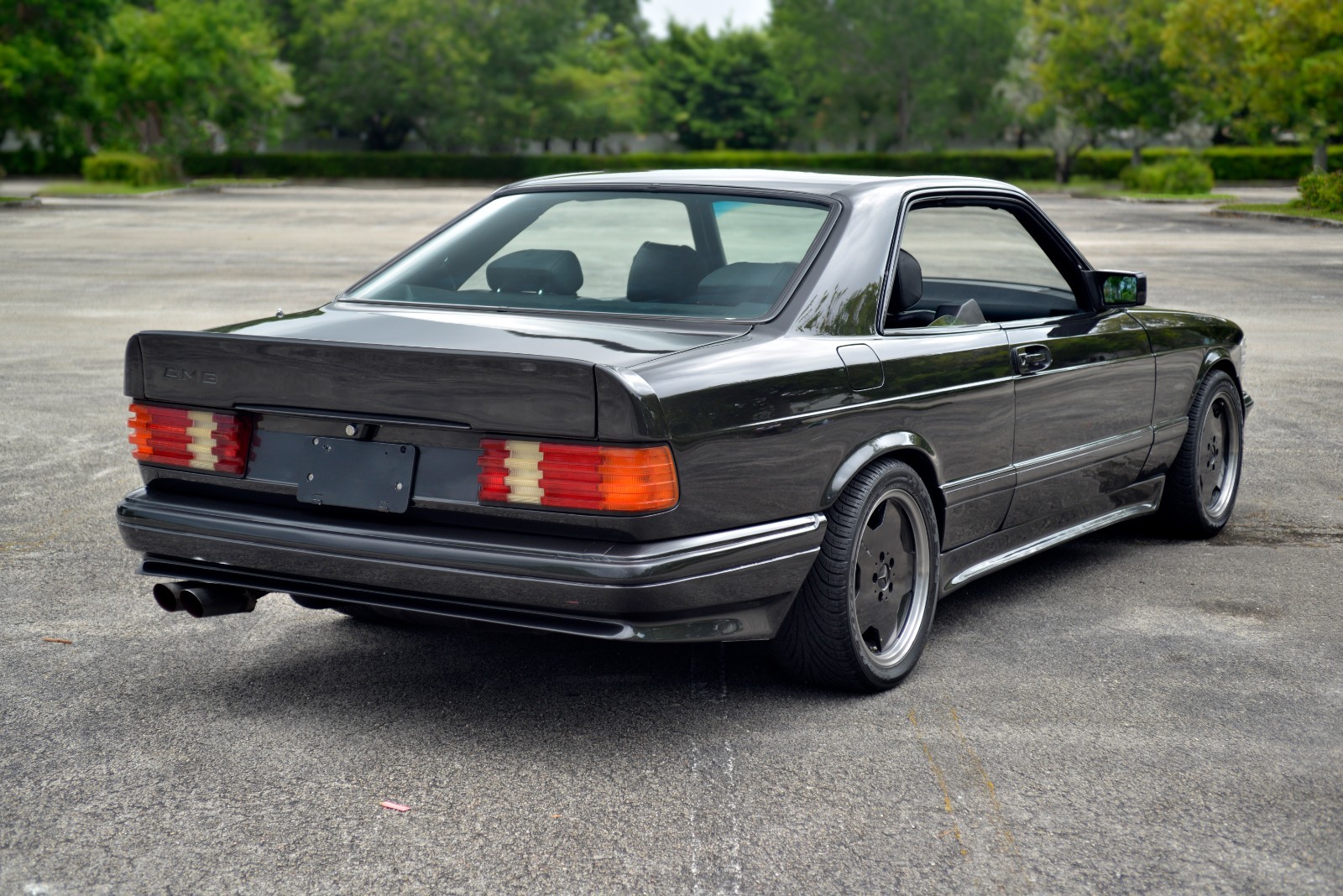 Mercedes-Benz-560SEC-1989-Coupe-10