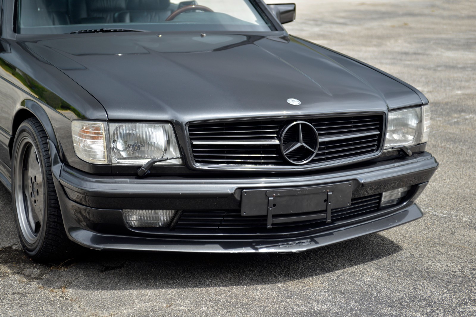 Mercedes-Benz-560SEC-1989-Coupe-2