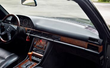 Mercedes-Benz-560SEC-1989-Coupe-20
