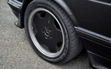 Mercedes-Benz-560SEC-1989-Coupe-29