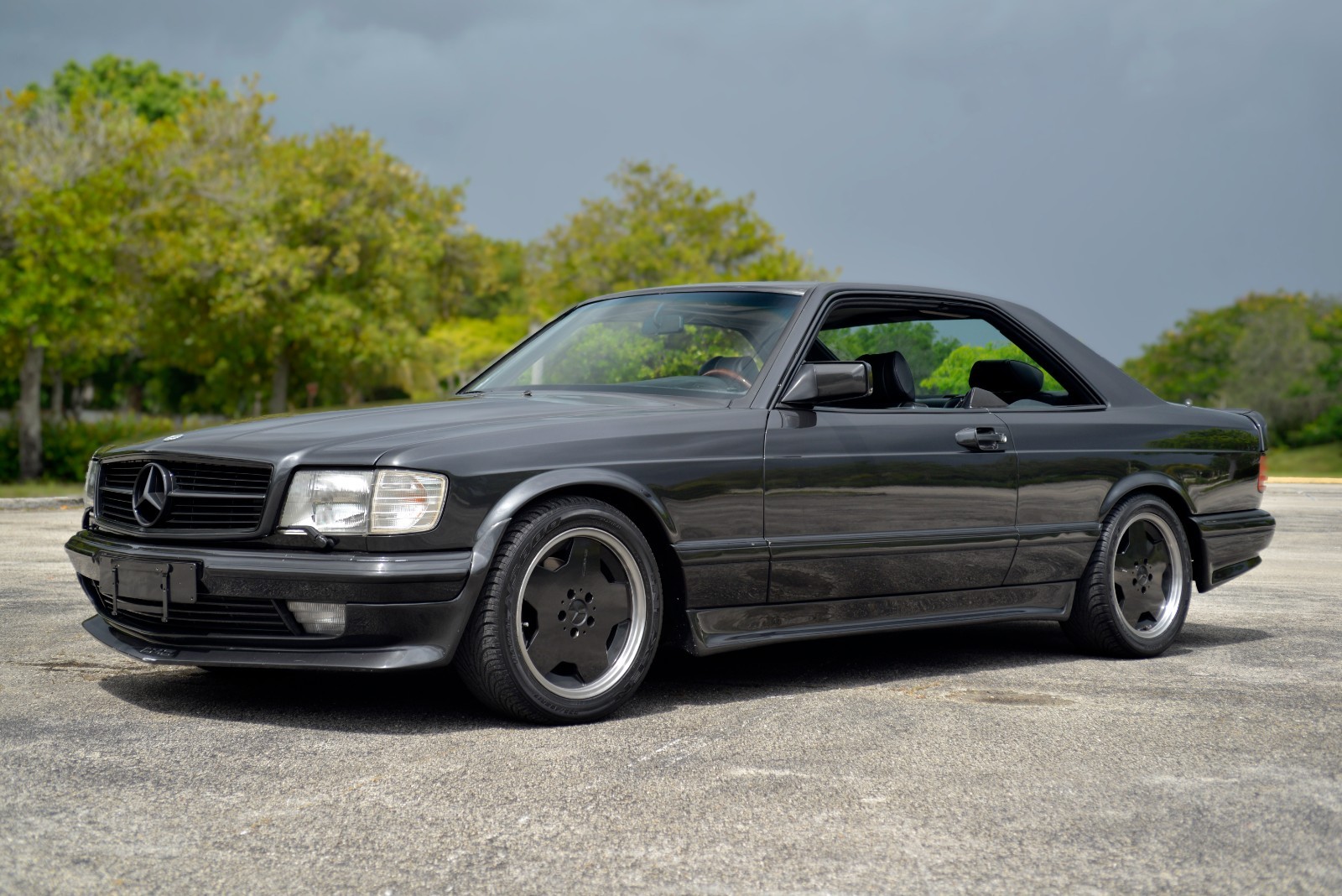 Mercedes-Benz-560SEC-1989-Coupe-3