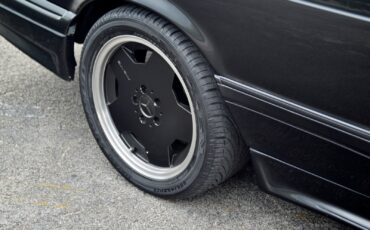 Mercedes-Benz-560SEC-1989-Coupe-31