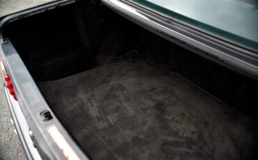 Mercedes-Benz-560SEC-1989-Coupe-36