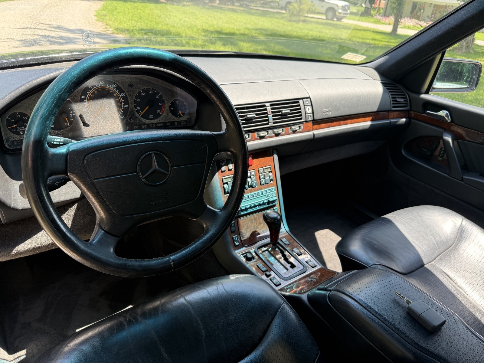 Mercedes-Benz-600-Series-1993-Sedan-10