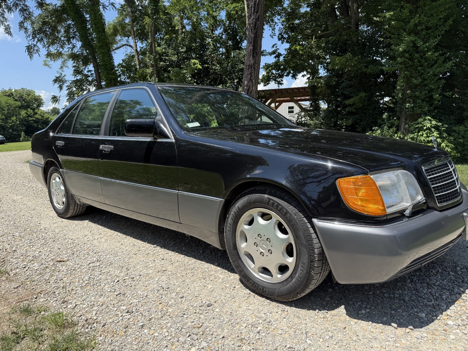 Mercedes-Benz-600-Series-1993-Sedan-3